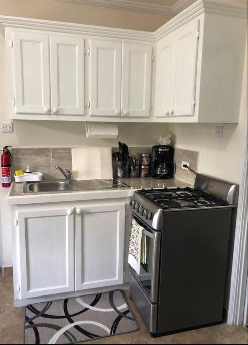 Kelly'S Studio Apartment - Rental Near Airport, Amenities And Bus Route サンフィリップ エクステリア 写真